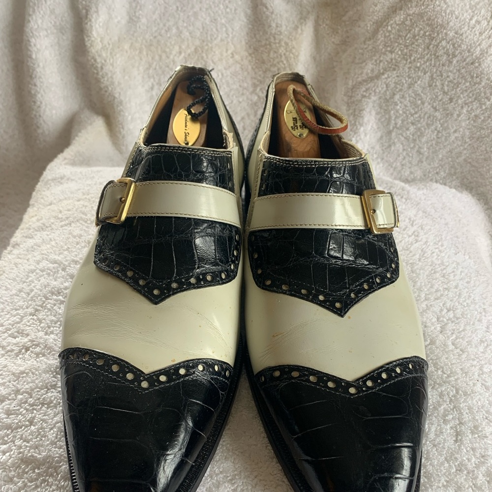Mauri two-tone dress shoe with a matching belt. Genuine Alligator